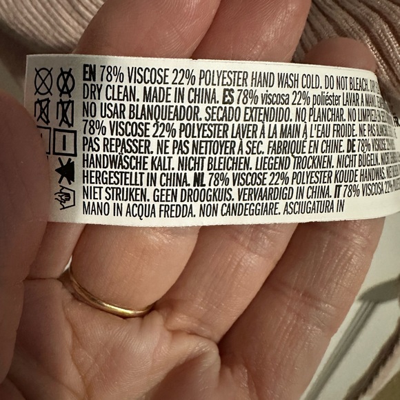 Pink ribbed low cut cross over long sleeve shirt 👚 - Picture 5 of 5